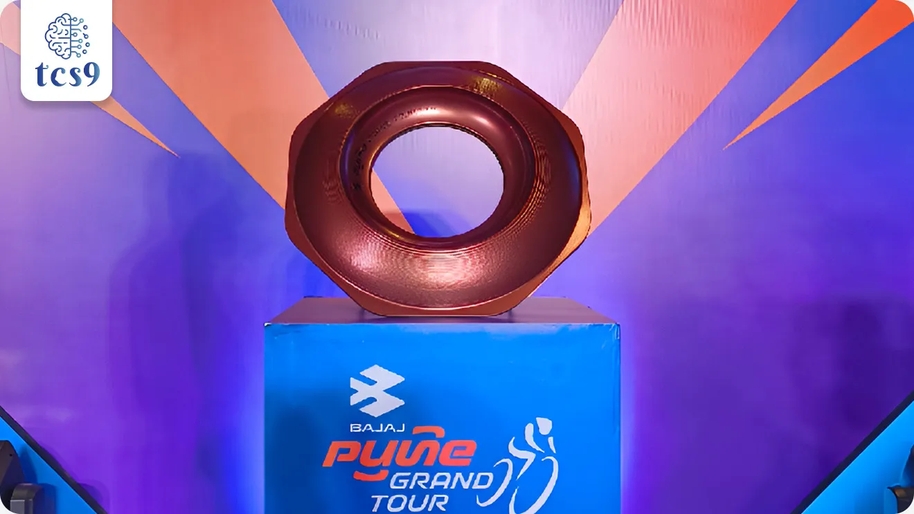 🚴‍♂️ काय आहे ‘बजाज पुणे ग्रँड टूर–2026’  ?

• ‘बजाज पुणे ग्रँड टूर–2026’ ही बहु-टप्प्यांची (Multi-stage) आंतरराष्ट्रीय सायकल स्पर्धा आहे.
• या स्पर्धेत जगभरातील विविध देशांमधील नामवंत सायकलपटू, प्रशिक्षक आणि व्यवस्थापक सहभागी झाले आहेत.
• ही स्पर्धा जागतिक दर्जाच्या नियमांनुसार (International Standards) आयोजित करण्यात आली आहे.

🌍 आंतरराष्ट्रीय स्वरूप : 

• या स्पर्धेमध्ये 35 पेक्षा अधिक देशांतील आंतरराष्ट्रीय सायकलपटू सहभागी झाले आहेत.
• अत्यंत कमी कालावधीत आंतरराष्ट्रीय मानकांनुसार तयारी पूर्ण करणे आणि 437 किलोमीटर लांबीचे रस्ते विकसित करणे ही या आयोजनाची महत्त्वाची बाब ठरली आहे.