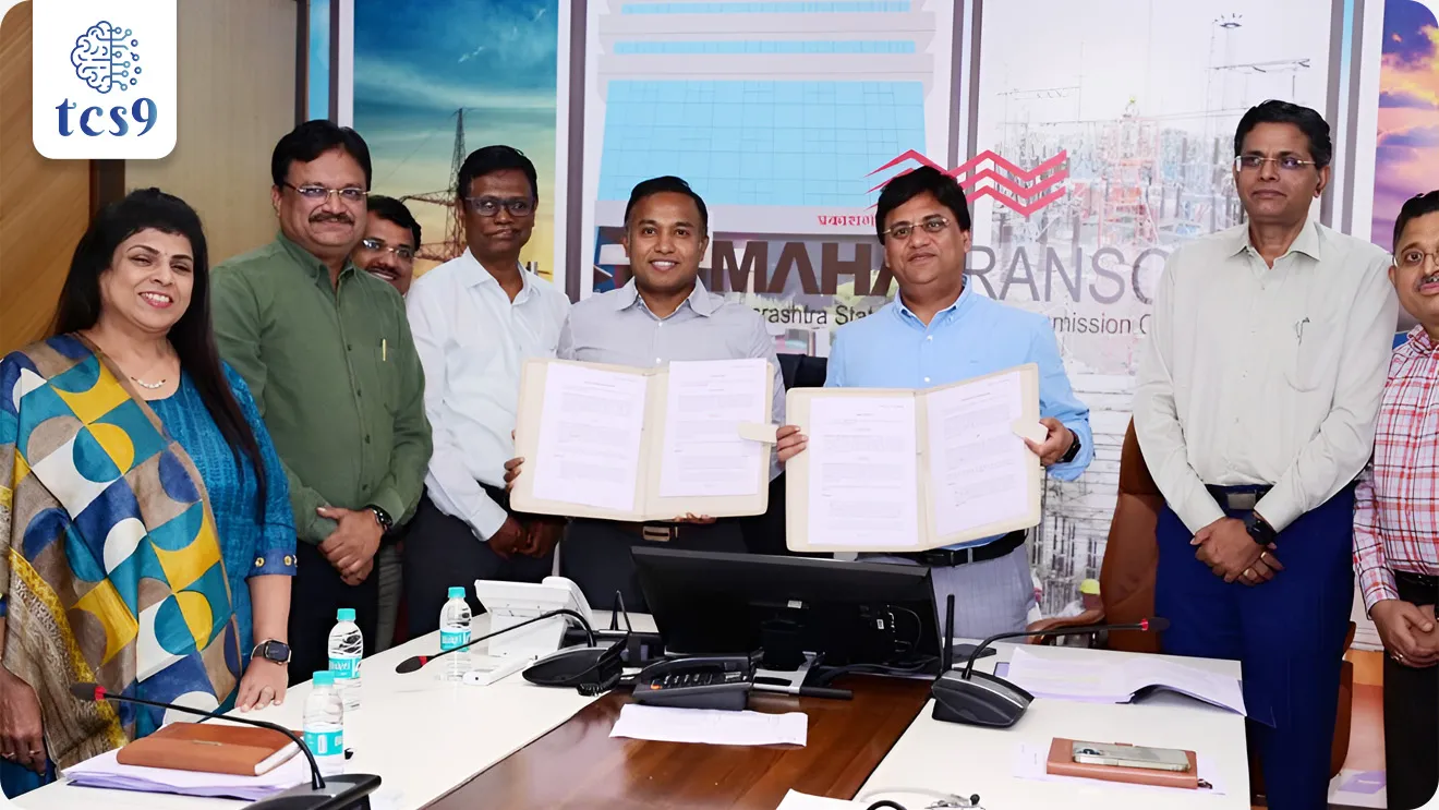 बातमी काय ?
• राज्यातील वीज वहन यंत्रणा अधिक बळकट करण्यासाठी महाराष्ट्र राज्य विद्युत पारेषण कंपनी (महापारेषण) आणि महाराष्ट्र राज्य विद्युत निर्मिती कंपनीमध्ये (महानिर्मिती) सामंजस्य करार झाला.

महापारेषण आणि महानिर्मिती सामंजस्य करार नेमका काय ? 
• महापारेषण आणि महानिर्मिती, 765 KV क्षमतेच्या पारेषण प्रकल्पासाठी ‘टॅरिफ बेस्ड कॉम्पिटिटिव्ह बिडिंग’ (TBCB) अंतर्गत संयुक्तपणे निविदा सादर करण्याचा निर्णय दोन्ही वीज कंपन्यांनी घेतला.
• यामुळे प्रकल्प कमी खर्चात, वेळेत आणि दर्जेदार पद्धतीने पूर्ण होण्यास मदत होईल.

दोन शासकीय कंपन्यांचा समन्वय महत्त्वाचा का  ?
• महापारेषणचा वीज पारेषण क्षेत्रातील प्रत्यक्ष अनुभव
• महानिर्मितीची मोठ्या वीज प्रकल्प राबविण्याची तांत्रिक क्षमता
• या दोन्ही क्षमतांचा एकत्रित उपयोग होऊन उच्च क्षमतेचे प्रकल्प अधिक प्रभावीपणे राबवता येतील.

या प्रकल्पाचे महत्त्व  काय ?
बळकट वीज ग्रीड :
• नवीन प्रकल्पांमुळे वीज वहन क्षमता वाढेल
• यामुळे राज्याचा ग्रिड अधिक स्थिर व विश्वासार्ह बनेल

शासकीय कंपन्यांची स्पर्धात्मकता : 
• महापारेषण आणि महानिर्मिती यांच्या संयुक्त सहभागामुळे प्रकल्प खर्चात बचत होईल.
• अंमलबजावणी गुणवत्तेत वाढ होईल.

भविष्यातील गरज :
• वाढती वीज मागणी लक्षात घेता 765 kV यंत्रणा ‘Power Corridor’चा कणा ठरणार
• दीर्घकालीन ऊर्जा नियोजनासाठी महत्त्वाचे पाऊल